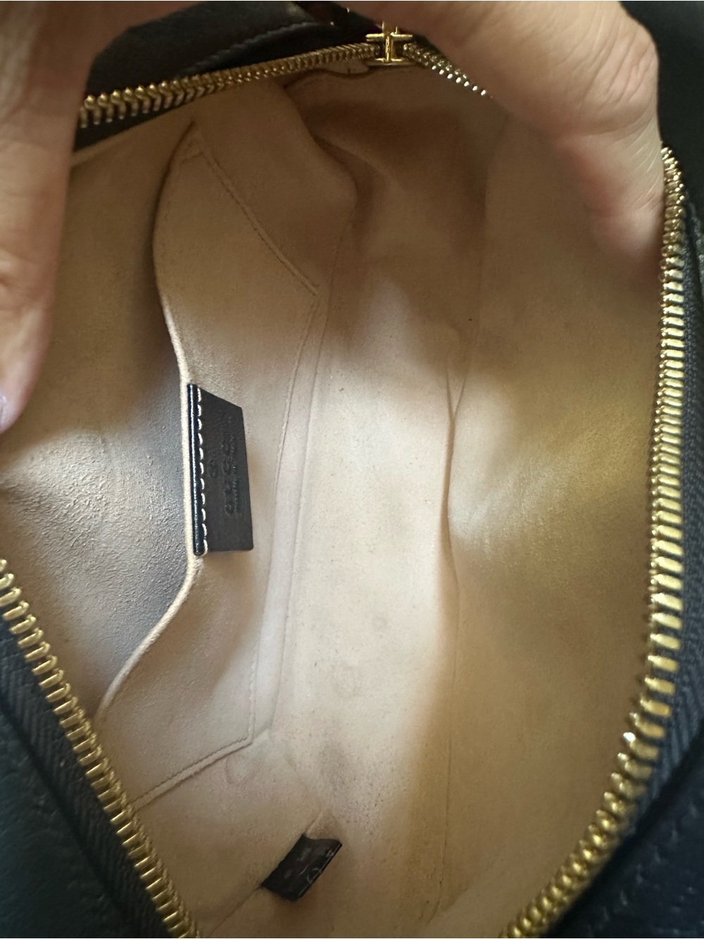 Gucci Beige GG marmont Supreme Canvas Crossbody with Black Trim & Gold Hardware - Picture 7 of 11